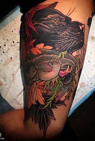noha Černý panter ještěrka tetování vzor