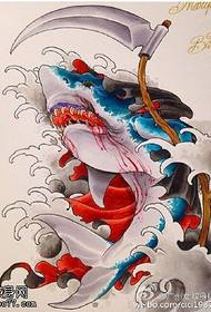 Цветная фотография татуировки акулы личности