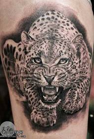 ຮູບແບບ tattoo leopard ຂາ