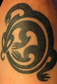 shoulder black round tribal lizard tattoo picture