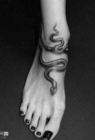 patrón de tatuaje de serpiente de pie
