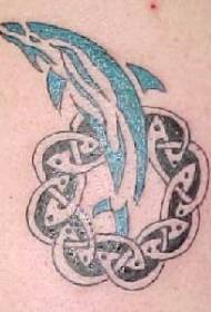 Modello tatuaggio celtico con nodo e delfino