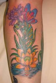 arm colored flower on lizard tattoo pattern