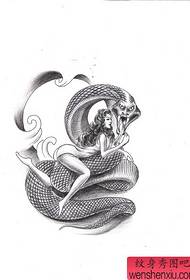 skønhed og slange tatoveringsmønster