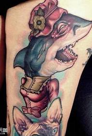 Patrón de tatuaje de tiburón variación