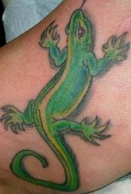 uzorak tetovaža guštera u boji ramena