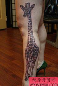 padrão de tatuagem pé girafa
