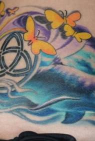 可爱的海豚与蝴蝶和凯尔特符号纹身图案