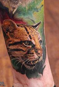 moda bela leopardo tatuaje ŝablono