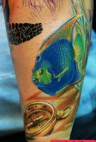 dier tattoo patroon: arm 3D-kleur kleine goudvis tattoo patroon