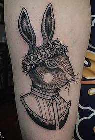 qaabka caadiga ah ee loo yaqaan 'tattoo rabbit tattoo'