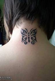 Pattern di tatuaggi di totem di a farfalla di u collu