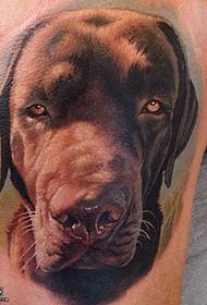 il cane della famiglia ospitante Modello di tatuaggio
