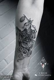 konijn samoerai tattoo patroon op het kalf