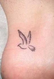 stopalo mali svježi uzorak tetovaža lastavica
