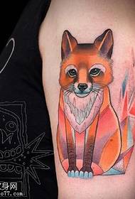 Padrão de tatuagem ombro pequena raposa aquarela
