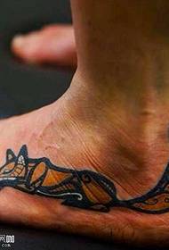 Foot fox tattoo pattern