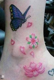 Patrón de tatuaxe de bolboreta do pé