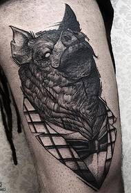 Pas tetovaža na bedru