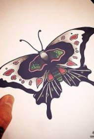 Europski i američki rukopis za tetovažu leptira u školi