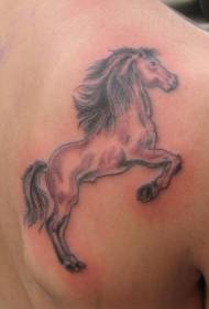 На плячы карычневы малюнак татуіроўкі маладых коней