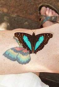 Noga leptir tetovaža uzorak
