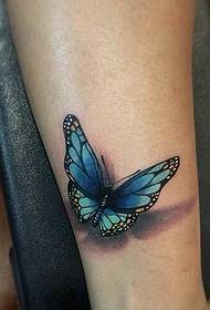 Trīsdimensiju krāsas tauriņa tetovējums