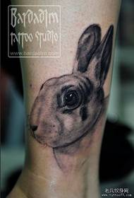 ett söt tatueringsarbete för kanin