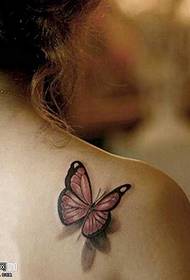 Uzorak tetovaže leptira na ramenu