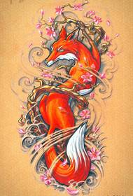 Uma imagem elegante e clássica de tatuagem de raposa