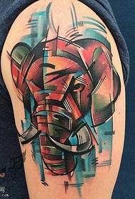 model de tatuaj de elefant braț rece