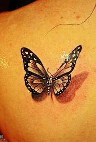 Costas padrão de tatuagem realista borboleta