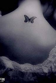 Обратно модел на татуировка на пеперуда