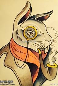 色の創造的なウサギの入れ墨は、入れ墨によって動作します