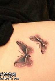 Wzór tatuażu motyla nogi