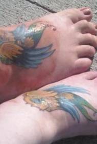 representing the friendship of the foot color sparrow tattoo pattern