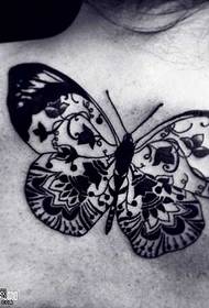 Patrón de tatuaje de mariposa negra de personalidad posterior