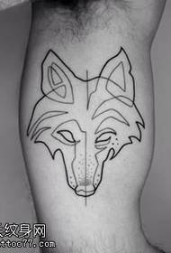 胳膊上点刺的狐狸纹身图案
