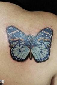 Patrón de tatuaxe de bolboreta no ombreiro