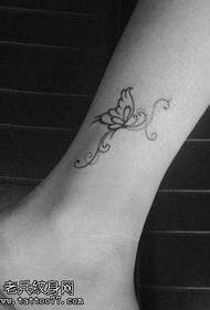 Bacaklarda güzel kelebek totem dövme deseni