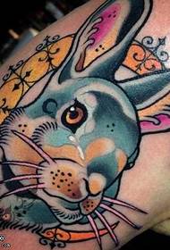 Padrão de tatuagem de coelho de braço