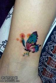 Padrão de tatuagem de borboleta de cor de perna