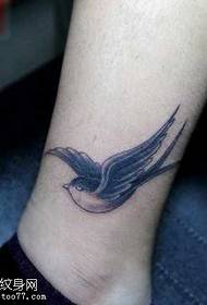 Намунаи Tattoo Swallow Leg