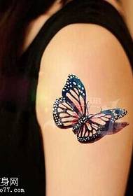 Makatotohanang pattern ng tattoo ng butterfly