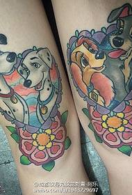 zwei Hund Tattoo Designs am Bein
