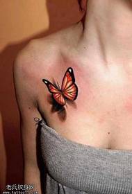 Patrón de tatuaxe de mariposa amarela no peito