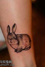 roztomilý malý zajačik tetovanie vzor 135341 - noha modrý králičie tetovanie vzor