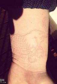 слон невидљив узорак тетоваже
