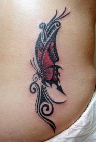 Crveni leptir s totemovim uzorkom tetovaže