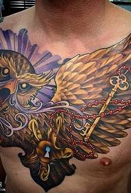 胸フクロウのタトゥーパターン
